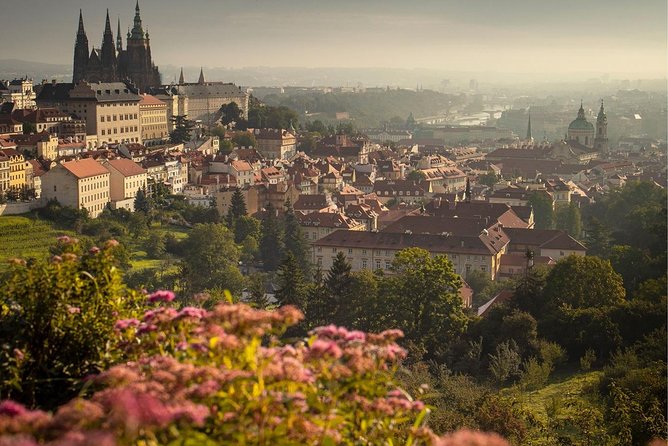 VIP Private tour Prague: Castle, Lunch, Beer, Boat - Prague Castle and the hilltop start