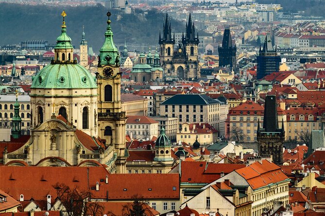 VIP Tour: Professional photos - You and Prague Best Monuments - Old Town Square: a lively final setting
