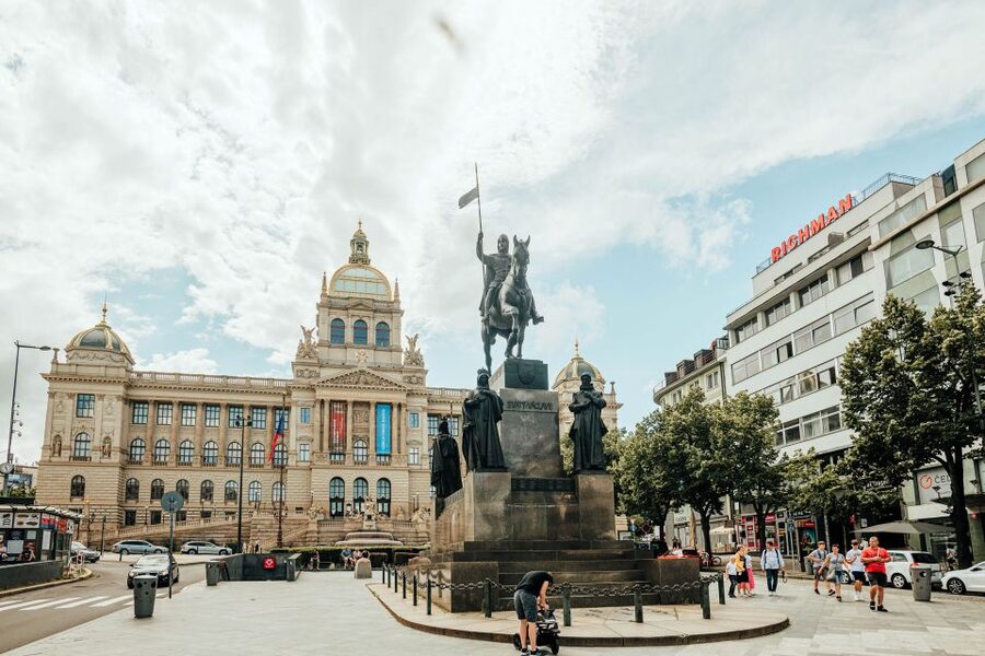 Walking tour of Prague in French : Nové Město - Legion Bridge, Archer’s Island, and Park Legií
