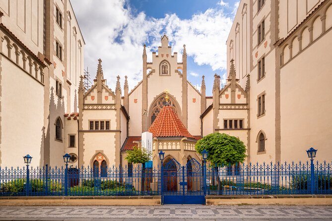 World War II History Tour of Prague's Old Town - Petschek Palace and the Gestapo